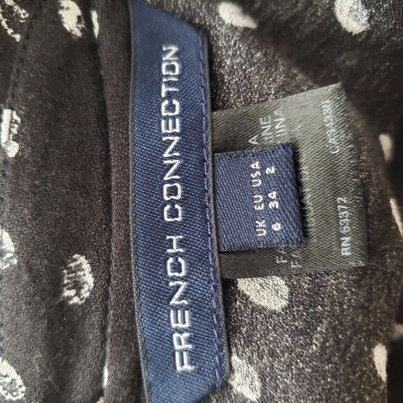 French Connection Peter Pan Collar Buttondown Back Blouse Black White Dots Sz 2 - Picture 6 of 7